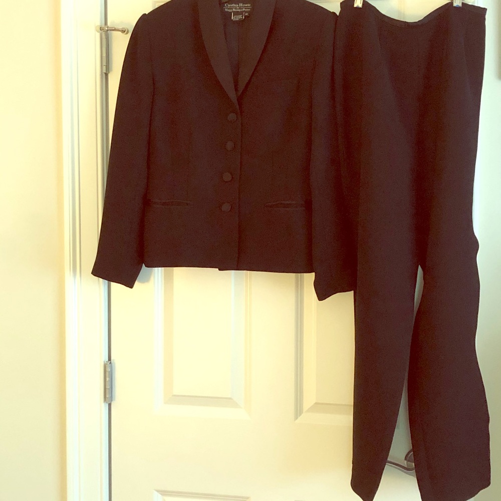 Pant suit